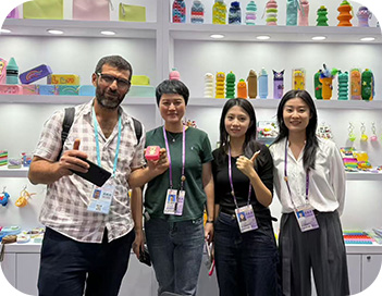 義烏岳発美術工芸有限公司